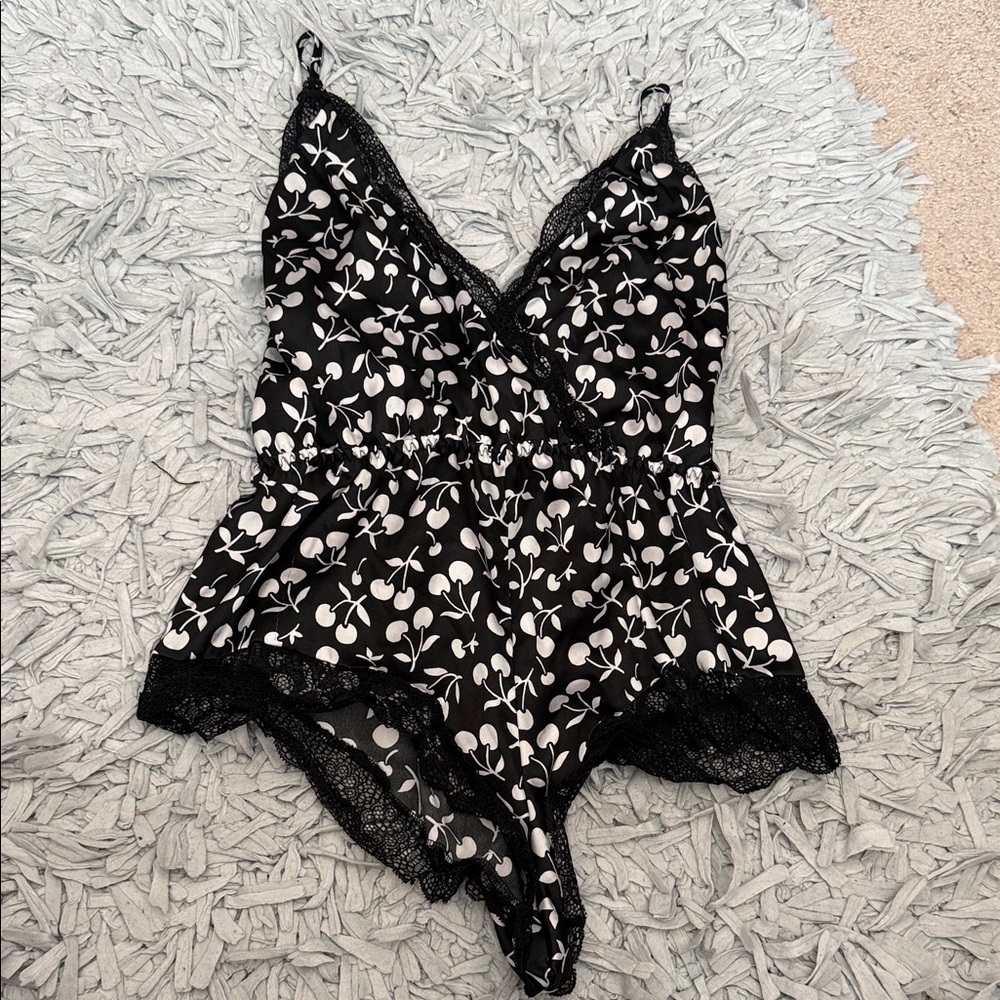Victoria's Secret Black and White Floral Lace Outfit